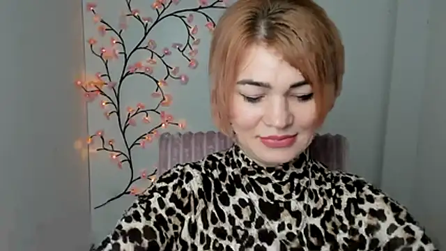 CuttieEmma online show from 04-04-26, 06:00