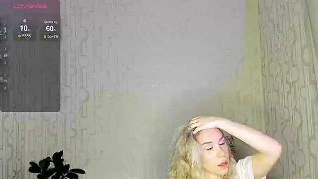 Elysia kiss online show from 02-15-26, 05:04