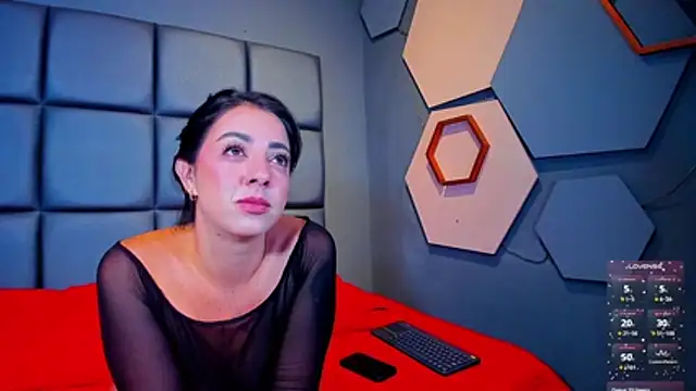 CORAL FOX online show from 04-10-26, 05:56