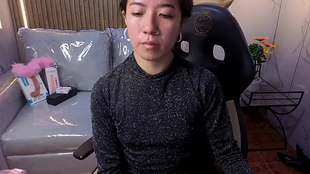 Snapshot of Lynn_turner chatting on 02-11-26, 01:27 Lynn turner online show from 02-11-26, 01:27