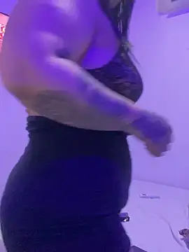 Snapshot of Luna_bigtitss777 chatting on 02-12-26, 02:34 Luna bigtitss777 online show from 02-12-26, 02:34