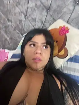 Snapshot of Luna_bigtitss777 chatting on 02-15-26, 06:32 Luna bigtitss777 online show from 02-15-26, 06:32