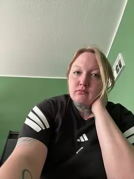 Lolaaxxx13 online show from 05-28-26, 11:40