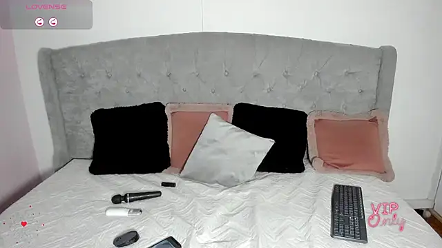 Snapshot of KeylaGomez_ chatting on 02-22-26, 12:36 KeylaGomez online show from 02-22-26, 12:36