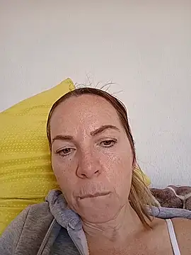 Snapshot of sexyrubyta chatting on 02-22-26, 03:54 sexyrubyta online show from 02-22-26, 03:54