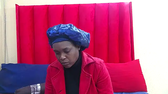 Snapshot of Lavendaxxx chatting on 05-01-26, 03:38 Lavendaxxx online show from 05-01-26, 03:38