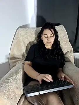 Snapshot of AbellaDesiree chatting on 03-02-26, 07:15 AbellaDesiree online show from 03-02-26, 07:15