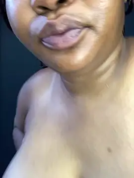 Snapshot of MeekyCurvyAss chatting on 02-01-26, 11:31 MeekyCurvyAss online show from 02-01-26, 11:31