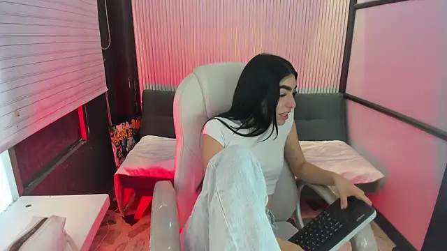 GemmaBrown online show from 04-06-26, 12:39