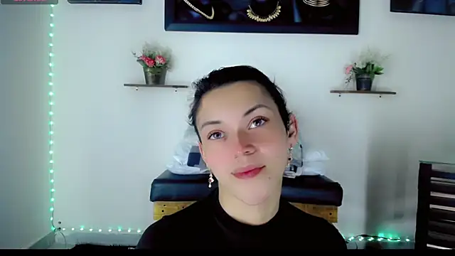 Snapshot of NathalialLooes chatting on 02-25-26, 05:28 NathalialLooes online show from 02-25-26, 05:28