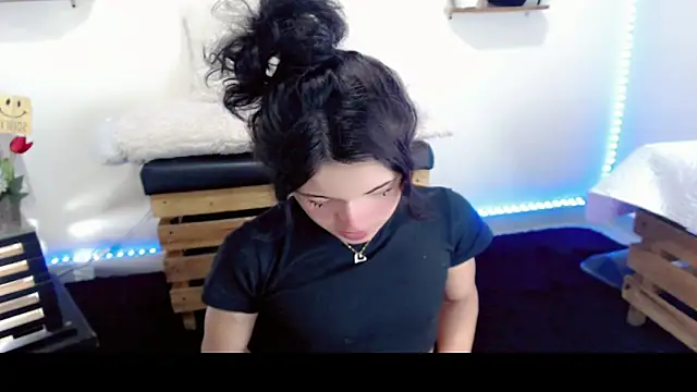 NathalialLooes online show from 03-29-26, 05:07