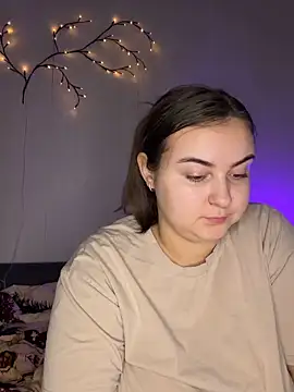 Snapshot of AlyaX_X chatting on 02-04-26, 01:39 AlyaX X online show from 02-04-26, 01:39