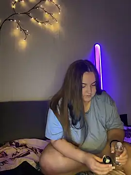 Snapshot of AlyaX_X chatting on 02-06-26, 01:58 AlyaX X online show from 02-06-26, 01:58