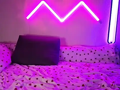 Snapshot of AlyaX_X chatting on 02-17-26, 12:45 AlyaX X online show from 02-17-26, 12:45