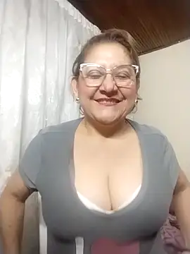 Snapshot of JULIETA_21- chatting on 07-01-26, 02:13 JULIETA 21- online show from 07-01-26, 02:13