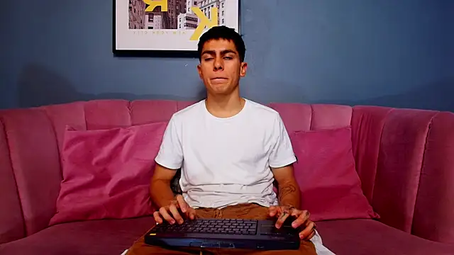 Aron pulse online show from 02-17-26, 01:18