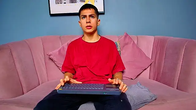 Aron pulse online show from 04-01-26, 01:52