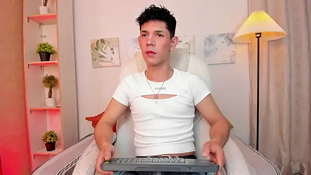 Snapshot of arlequiin_ chatting on 02-10-26, 08:57 arlequiin online show from 02-10-26, 08:57