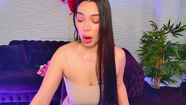 Snapshot of MollyDolley chatting on 02-14-26, 08:38 MollyDolley online show from 02-14-26, 08:38