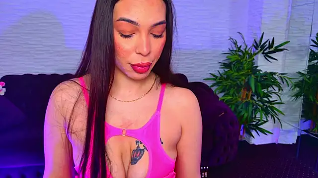 Snapshot of MollyDolley chatting on 02-21-26, 08:10 MollyDolley online show from 02-21-26, 08:10