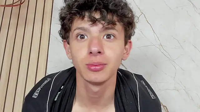 Snapshot of David_Roy_ chatting on 02-14-26, 01:19 David Roy online show from 02-14-26, 01:19