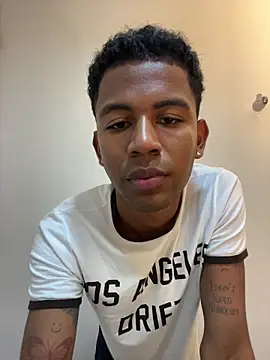 Snapshot of alexander_eros chatting on 02-14-26, 01:02 alexander eros online show from 02-14-26, 01:02