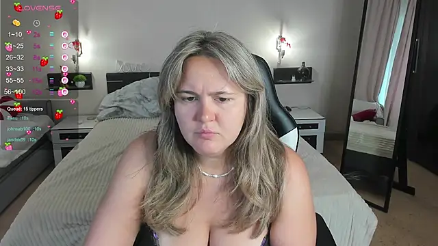 Snapshot of LilyBel chatting on 07-17-26, 01:12 LilyBel online show from 07-17-26, 01:12