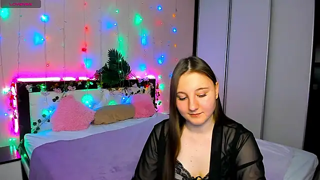 Snapshot of EvaxCharm chatting on 02-12-26, 09:37 EvaxCharm online show from 02-12-26, 09:37