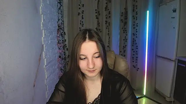 Snapshot of EvaxCharm chatting on 02-20-26, 01:46 EvaxCharm online show from 02-20-26, 01:46