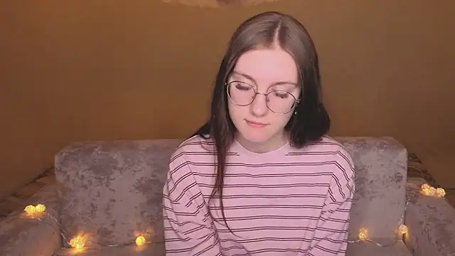 Snapshot of VixenLight chatting on 03-03-26, 02:18 VixenLight online show from 03-03-26, 02:18