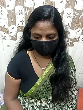 Snapshot of Parul-009 chatting on 02-06-26, 05:12 Parul-009 online show from 02-06-26, 05:12