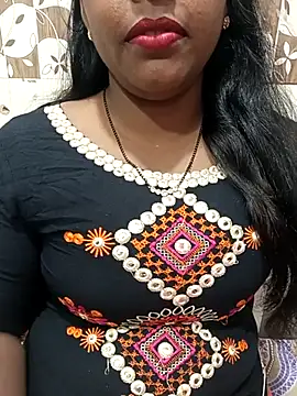 Snapshot of Parul-009 chatting on 02-21-26, 09:43 Parul-009 online show from 02-21-26, 09:43