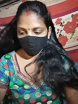 Snapshot of Parul-009 chatting on 05-12-26, 03:47 Parul-009 online show from 05-12-26, 03:47