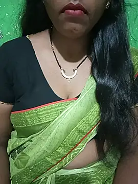 Snapshot of Parul-009 chatting on 05-12-26, 04:04 Parul-009 online show from 05-12-26, 04:04