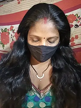 Snapshot of Parul-009 chatting on 05-13-26, 05:05 Parul-009 online show from 05-13-26, 05:05