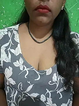Snapshot of Parul-009 chatting on 05-19-26, 04:30 Parul-009 online show from 05-19-26, 04:30
