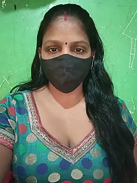 Snapshot of Parul-009 chatting on 06-02-26, 11:45 Parul-009 online show from 06-02-26, 11:45
