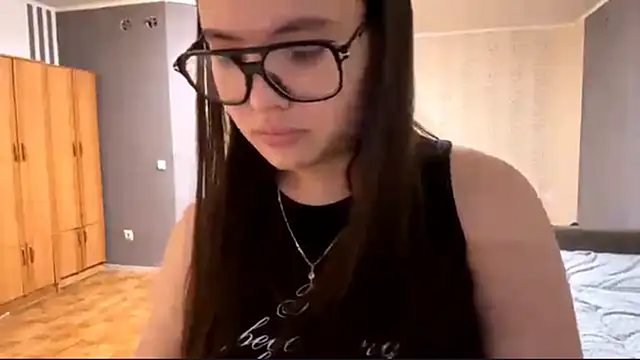 Snapshot of Ayazyn chatting on 02-02-26, 01:32 Ayazyn online show from 02-02-26, 01:32