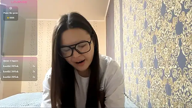 Snapshot of Ayazyn chatting on 02-07-26, 04:00 Ayazyn online show from 02-07-26, 04:00