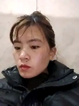 Snapshot of Queen-love45 chatting on 02-10-26, 01:32 Queen-love45 online show from 02-10-26, 01:32