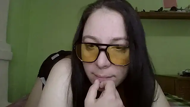 Snapshot of MillaSourety chatting on 02-05-26, 12:43 MillaSourety online show from 02-05-26, 12:43