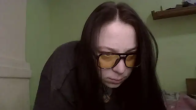 Snapshot of MillaSourety chatting on 02-11-26, 08:19 MillaSourety online show from 02-11-26, 08:19