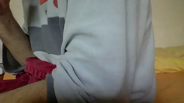 Snapshot of AlexRue chatting on 04-30-26, 05:08 AlexRue online show from 04-30-26, 05:08