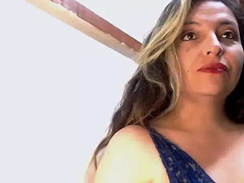 Snapshot of KENDRA-HONEY chatting on 02-10-26, 01:26 KENDRA-HONEY online show from 02-10-26, 01:26