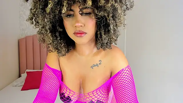 Snapshot of Brit_weston chatting on 02-25-26, 07:56 Brit weston online show from 02-25-26, 07:56