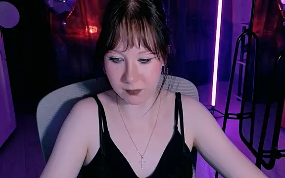 Snapshot of marty_bree chatting on 05-31-26, 07:04 marty bree online show from 05-31-26, 07:04