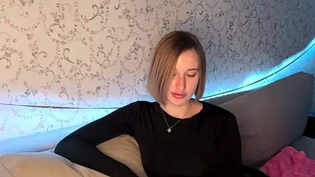 DeliciaBagnoli online show from 04-17-26, 06:11