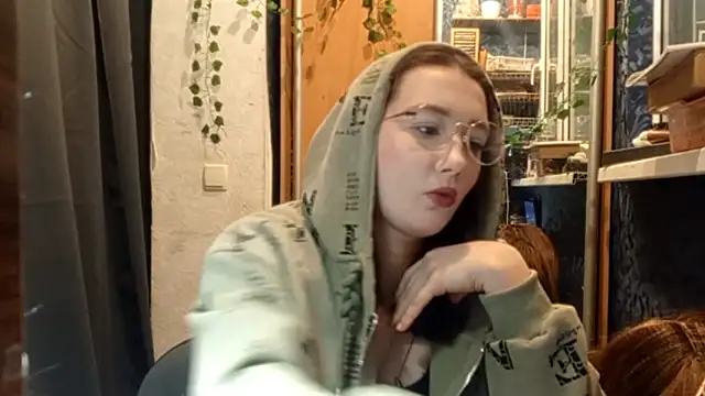 PhoebePalmer online show from 02-11-26, 08:25