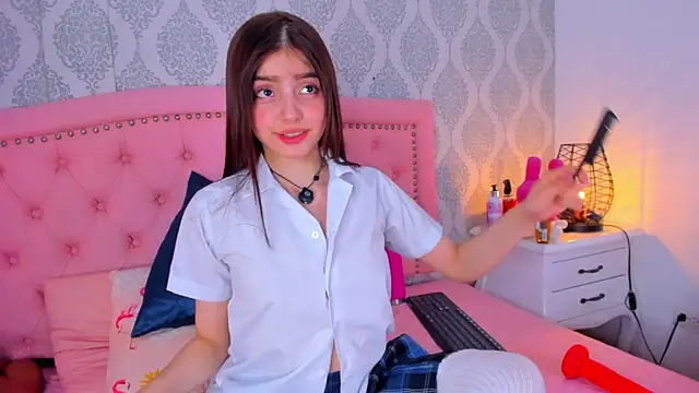 Snapshot of dolly_kitter chatting on 07-09-26, 12:53 dolly kitter online show from 07-09-26, 12:53