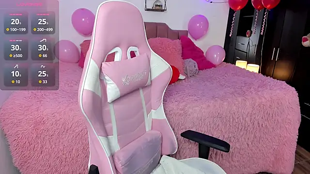 Snapshot of SiennaBloom chatting on 02-12-26, 10:43 SiennaBloom online show from 02-12-26, 10:43